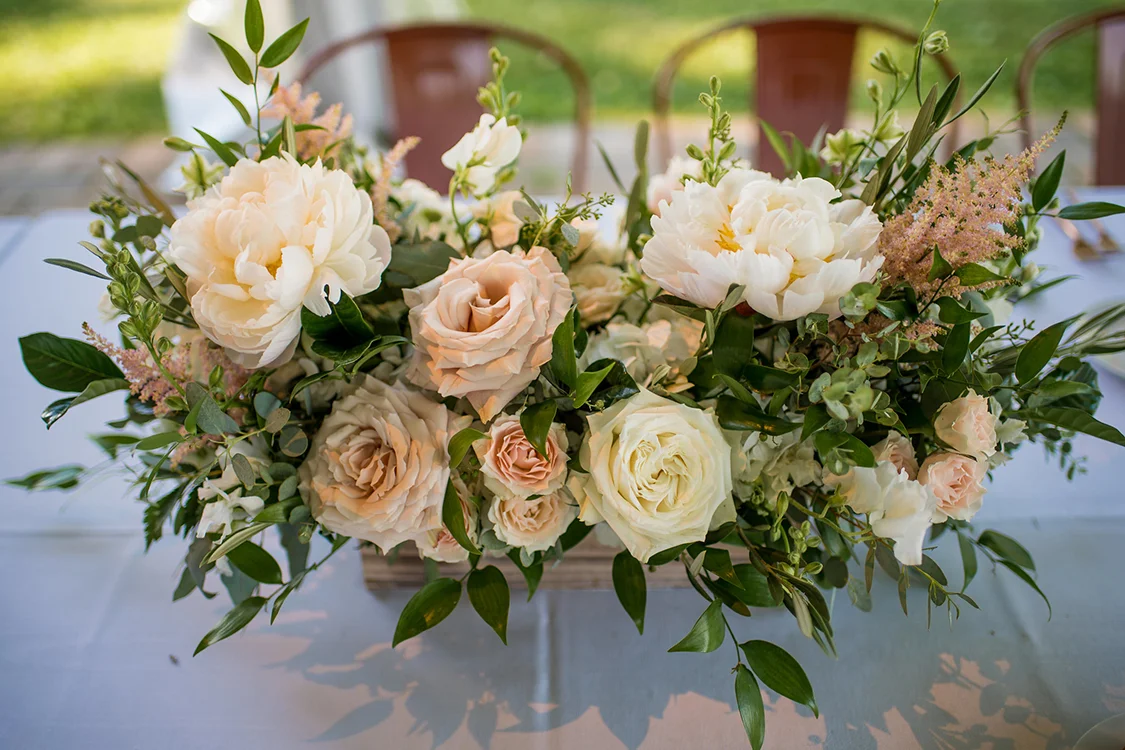 Wedding at the Greenacres Arts Center in Cincinnati, Ohio. Flowers by Floral Verde. Photo by Studio 22 Photography.