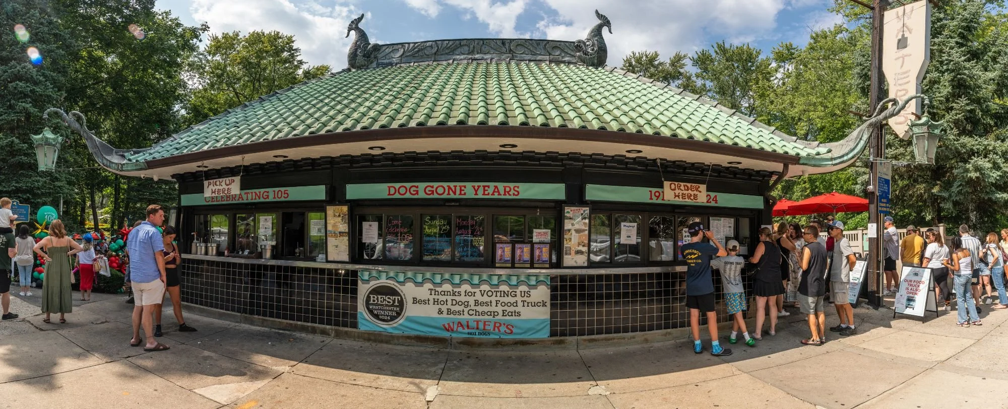 Walter's Hot Dogs Pagoda