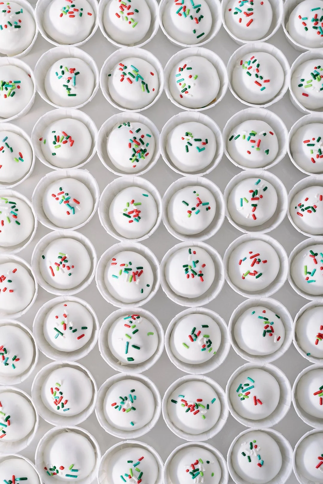 suarez-bakery-park-rd-charlotte-christmas-vanilla-cake-bites-01-web.jpg