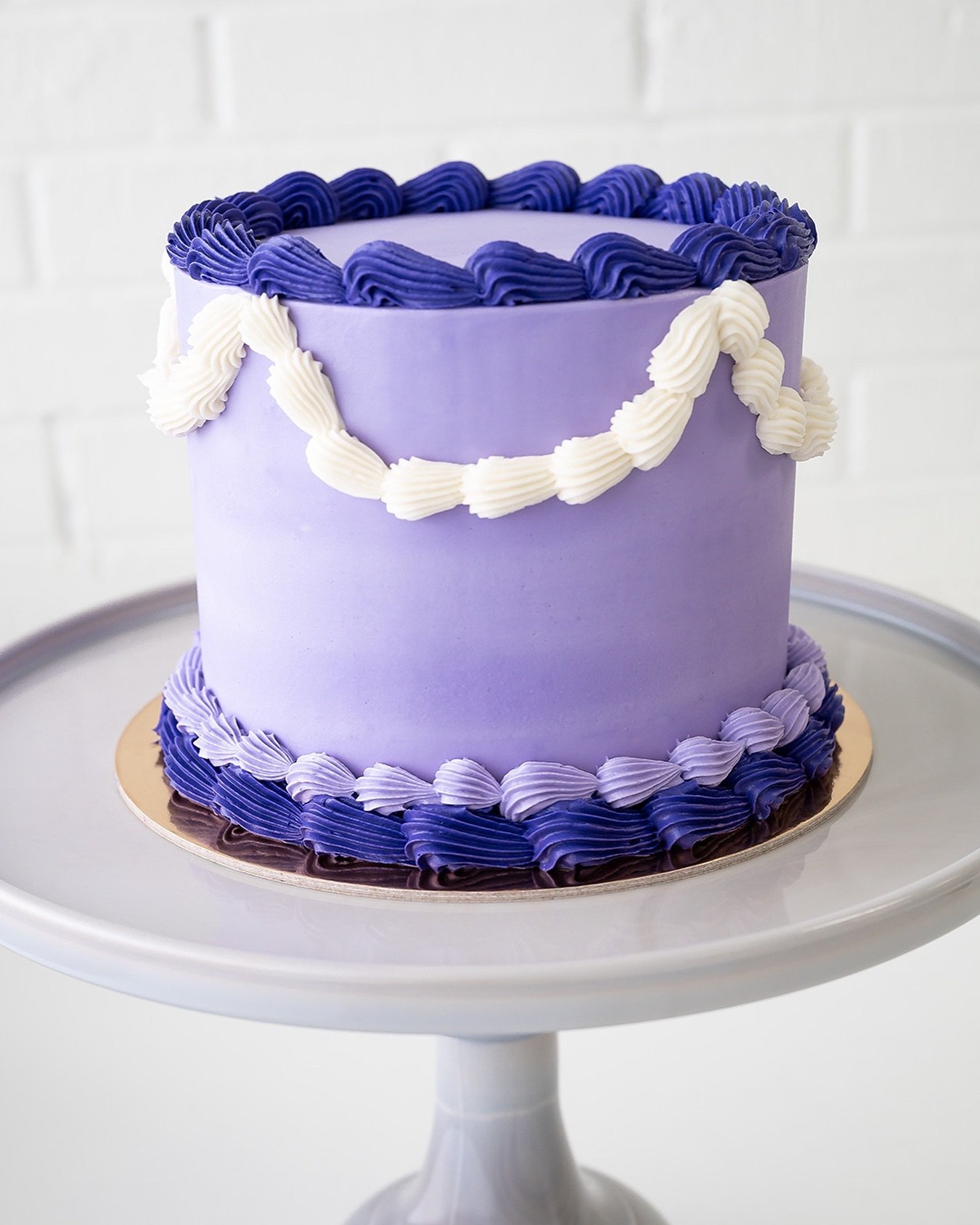 6&rdquo; Vintage Cake in Dark Purple Tonal and White 💜🤍🎂 Submit a preorder request for your next Made-to-Order Cake at the bio link.