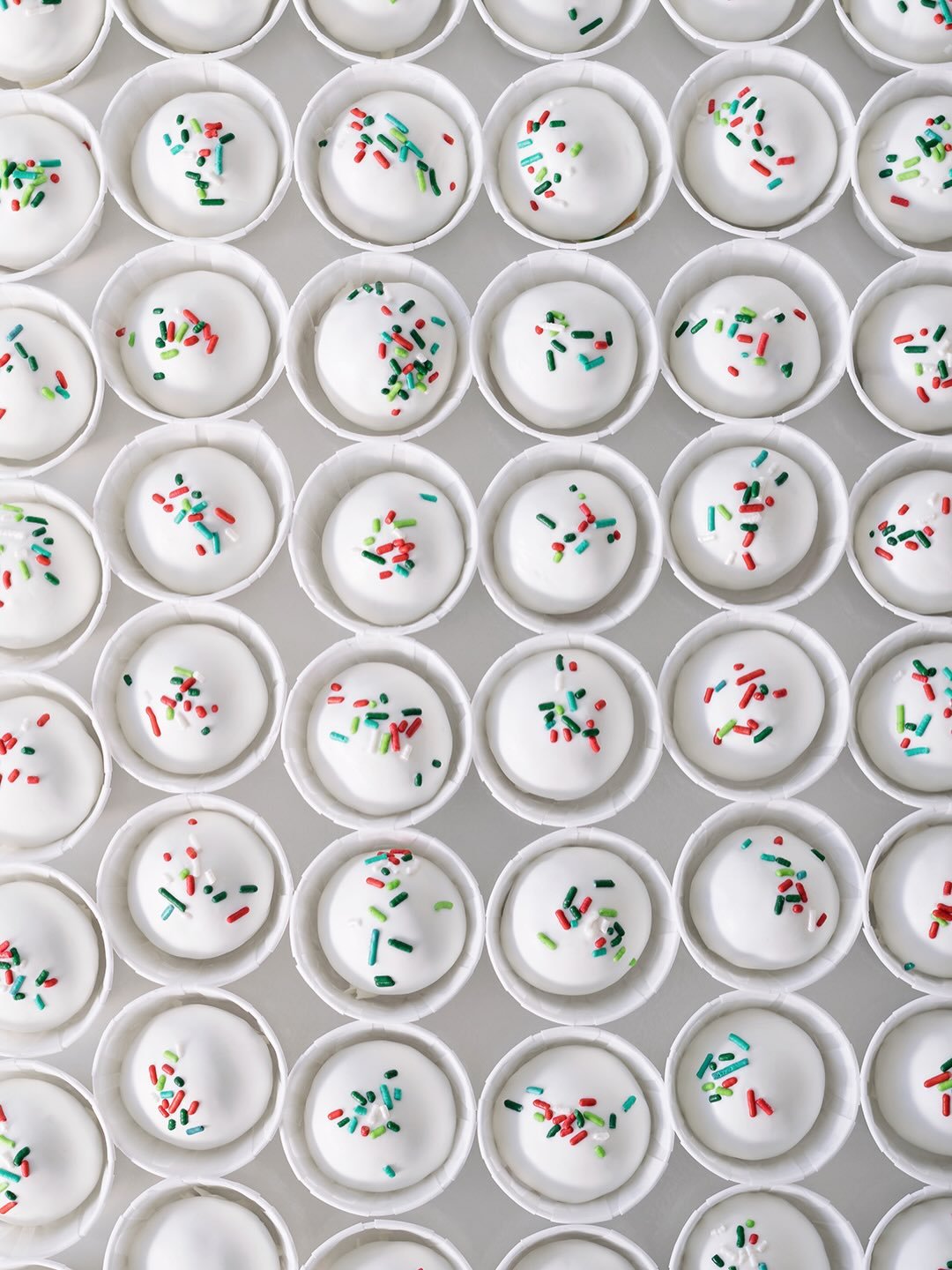 Open today until 2pm. Closed Christmas Day and Friday. Enjoy the snacks and have a merry Christmas 🎄

#charlotte #christmas #dessert