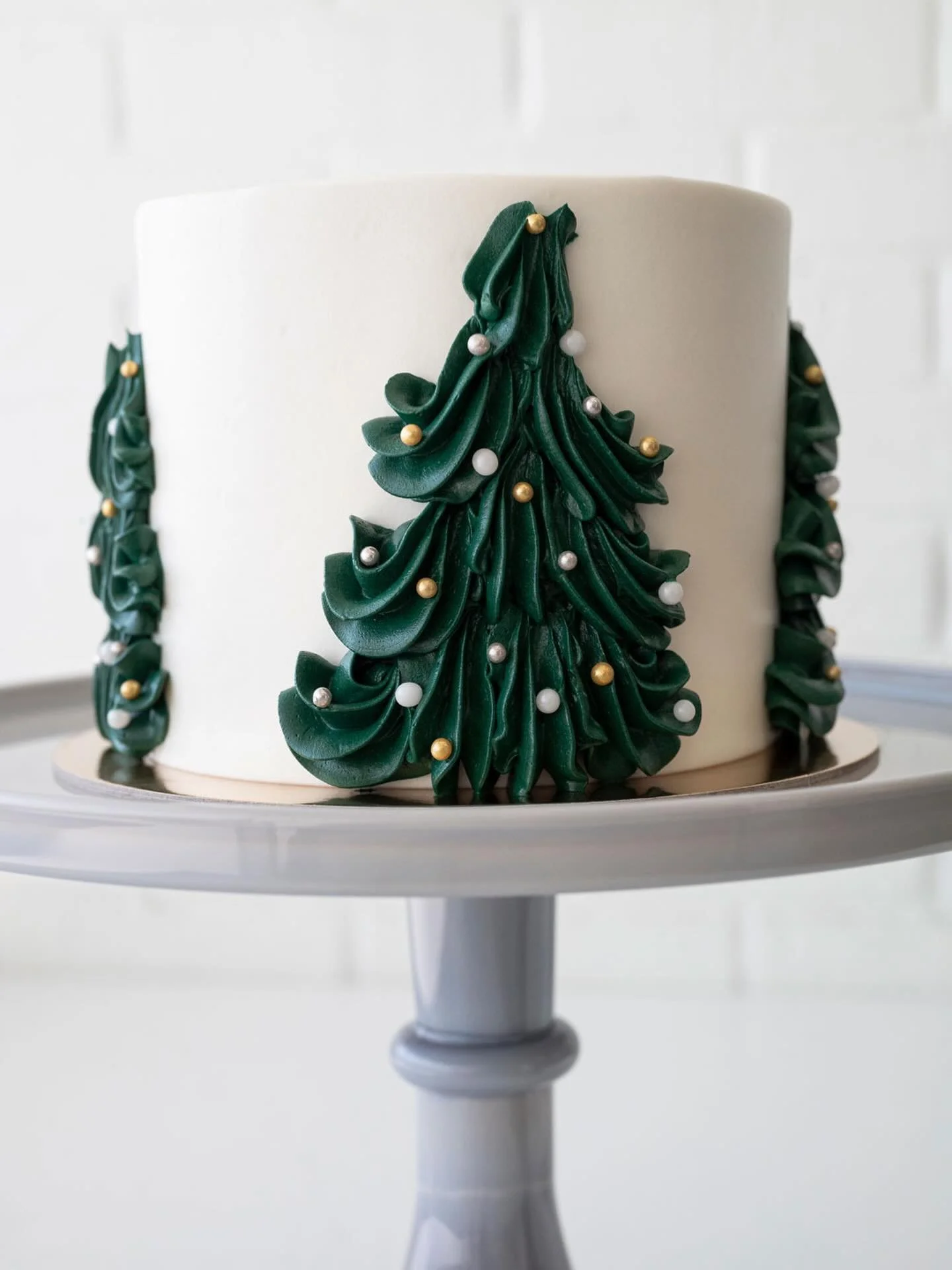 Open 8am&ndash;2pm Christmas Eve 🎄🎂✨ Christmas cakes and holiday goods in the case till sold out. Come early for the best selection. 

🎁 HOLIDAY HOURS 🎁
CHRISTMAS EVE 8am-2pm
CHRISTMAS DAY &amp; FRI DEC 26 closed
SAT DEC 27-NYE 9am-2pm
NEW YEAR&r