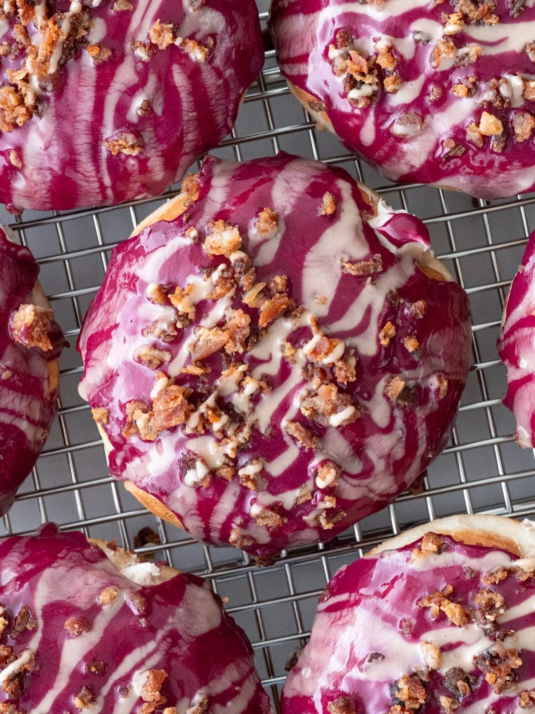 🍩 NEW LIMITED TIME DOUGHNUT 🍩

🫐🥓🥞 Blueberry Bacon Pancake 🫐🥓🥞

Maple cake batter cream filling
Blueberry glaze
Bacon crumbles
Maple drizzle

Here and @suarezbakeryandbarra till sold out every day for a limited time.

#charlotte #doughnuts #p