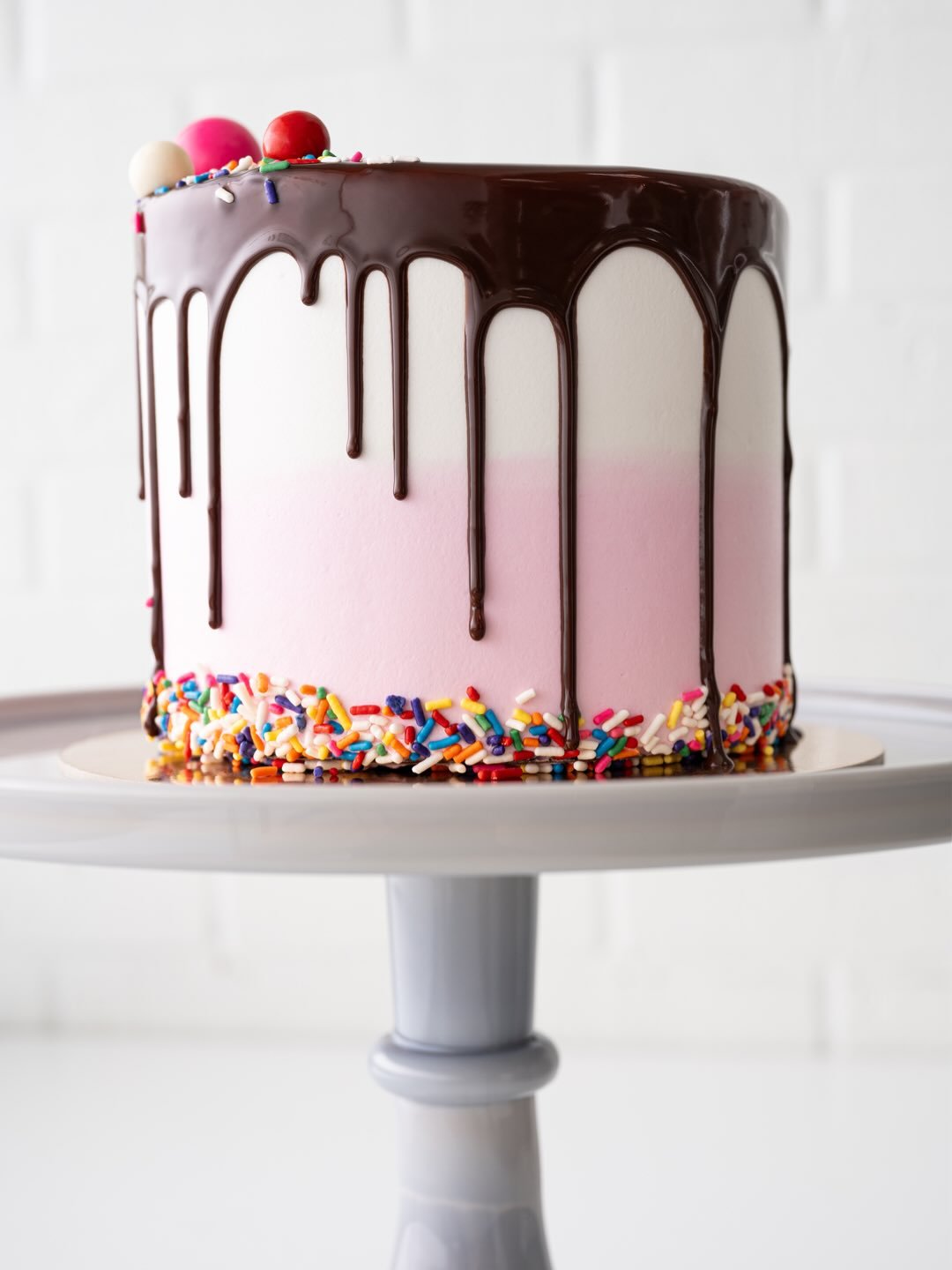 Happy looks good on you 💕 6&rdquo; Celebration Cake in Light Pink. Customize yours at the Made-to-Order Cake link in bio. 

#charlottenc #celebration #cake