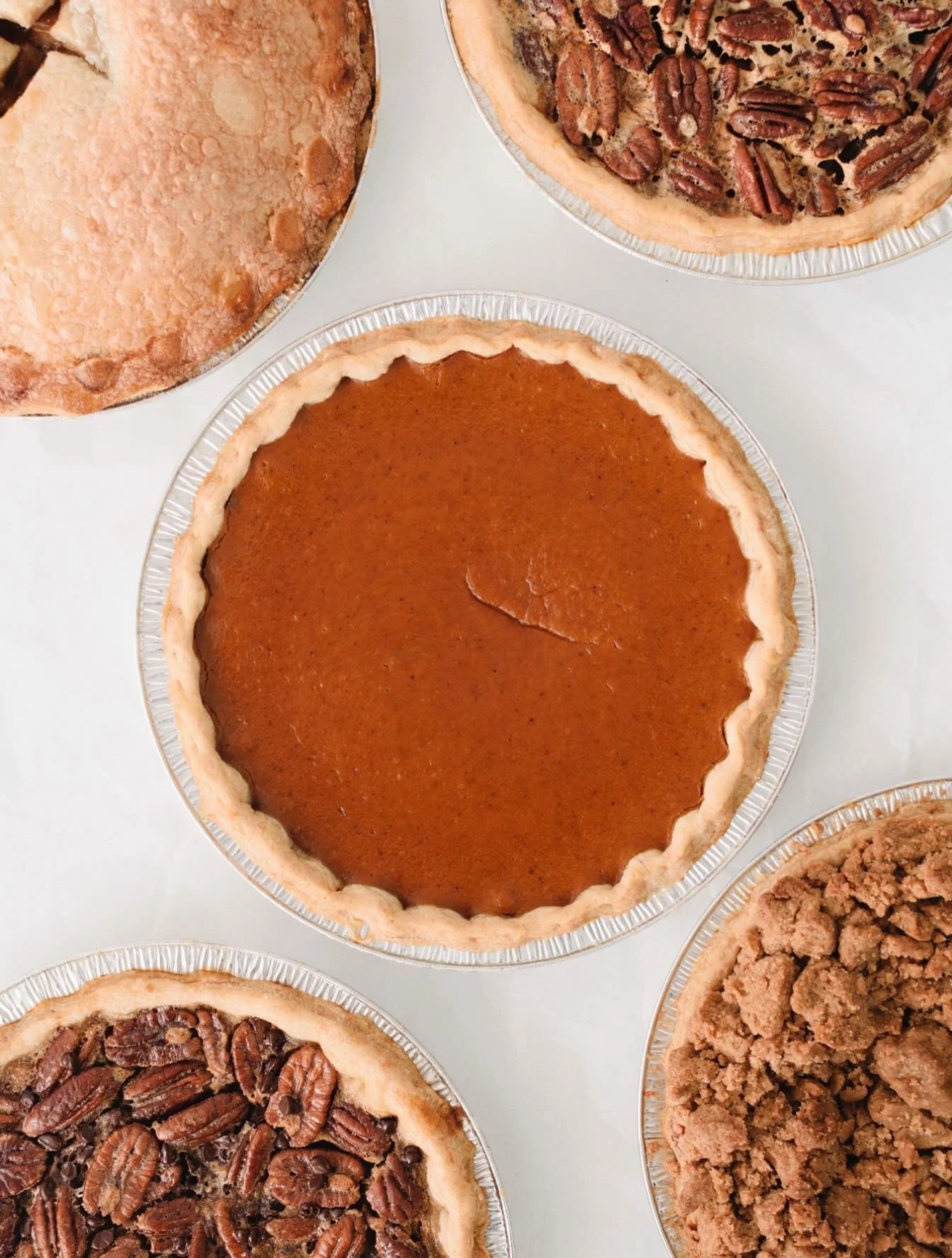 🦃 THANKSGIVING PREORDERS ARE OPEN 🦃 Our holiday menu is back, and all your favorites are back. Preorder now for pickup starting Nov 2 at the bio link.

#charlottenc #thanksgiving #pie #pies #dessert