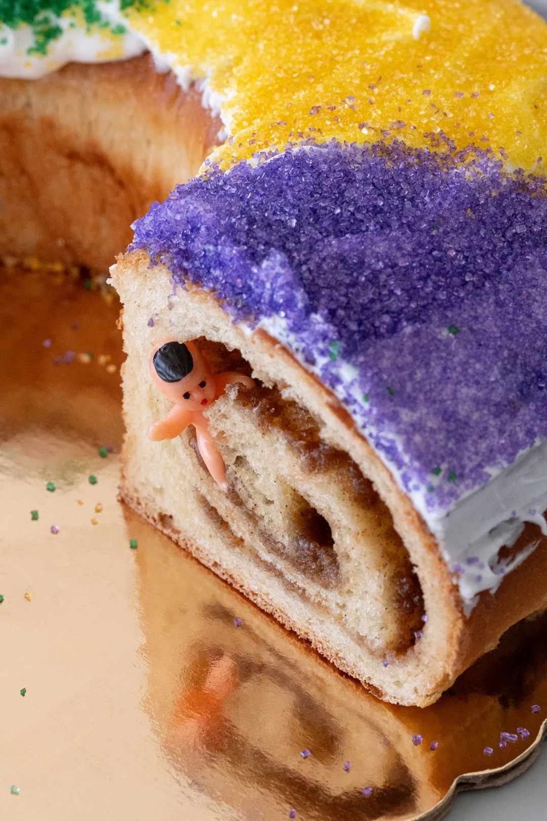 suarez-bakery-park-rd-charlotte-mardi-gras-king-cake-web-010.jpg