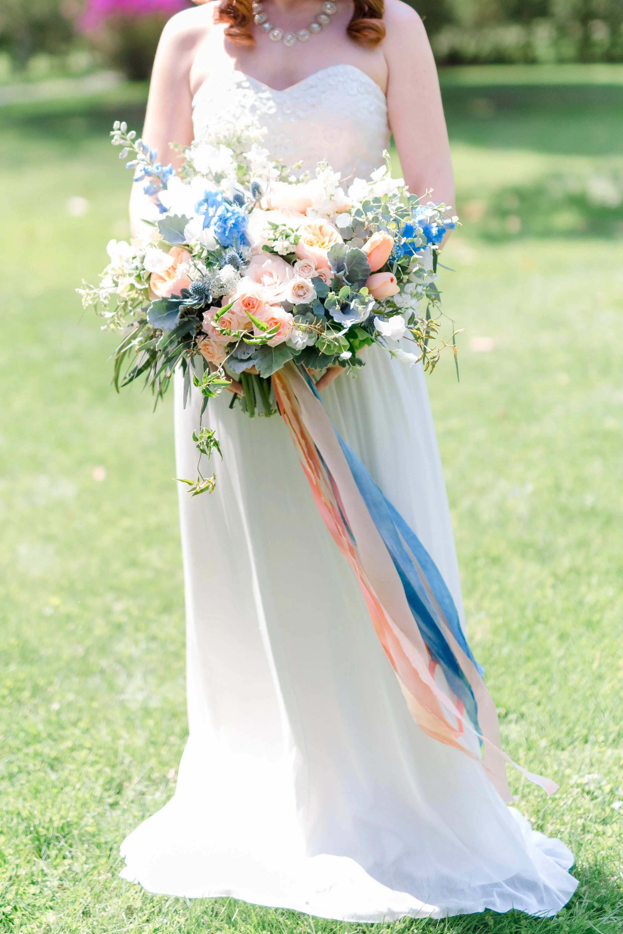 Petals by the Shore Image courtesy of Anna Kardos Photography (second shooter Vanessa Smith Photography )