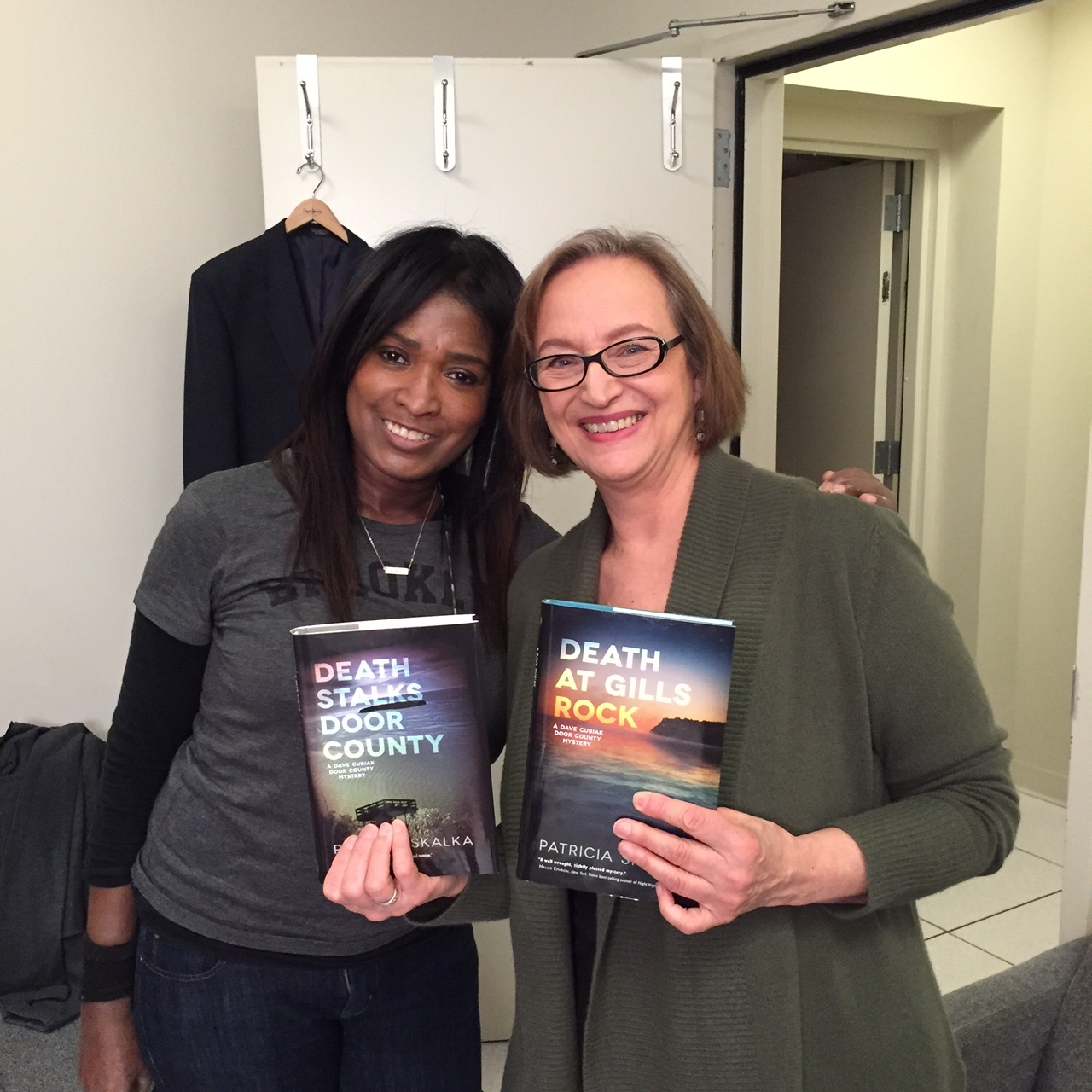 With makeup artist DeLisa Lee prior to taping for spring Mystery Marathon on WYCC, Chicago 2016