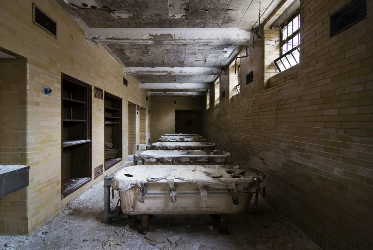 911-7920409-tubs.jpg