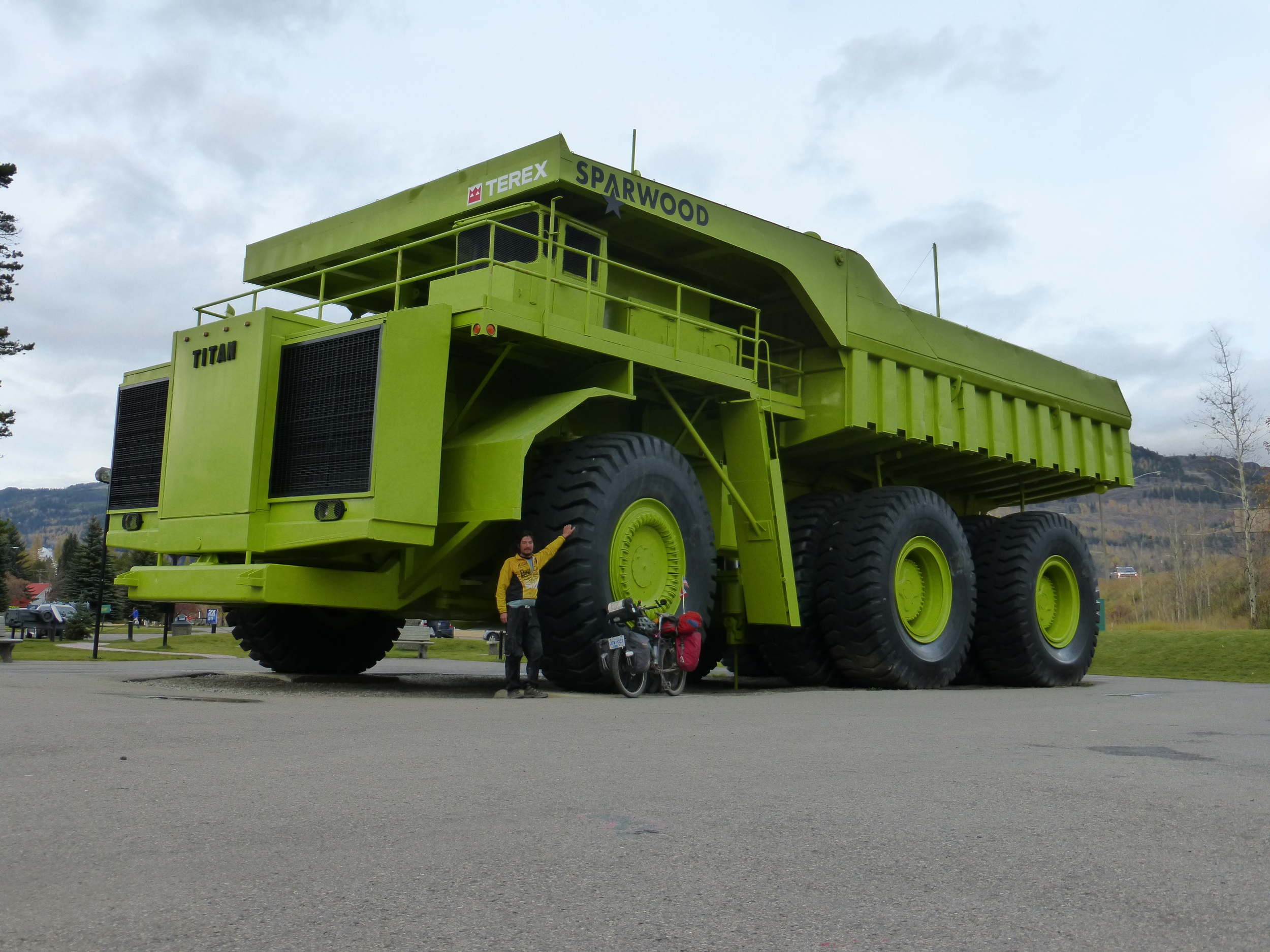 The biggest truck in the world, Titan spots an amazing fuel efficiency for its size (About 2-3 GALLONS per mile). But the bigger question is: why doesn't it have rear-view mirrors?