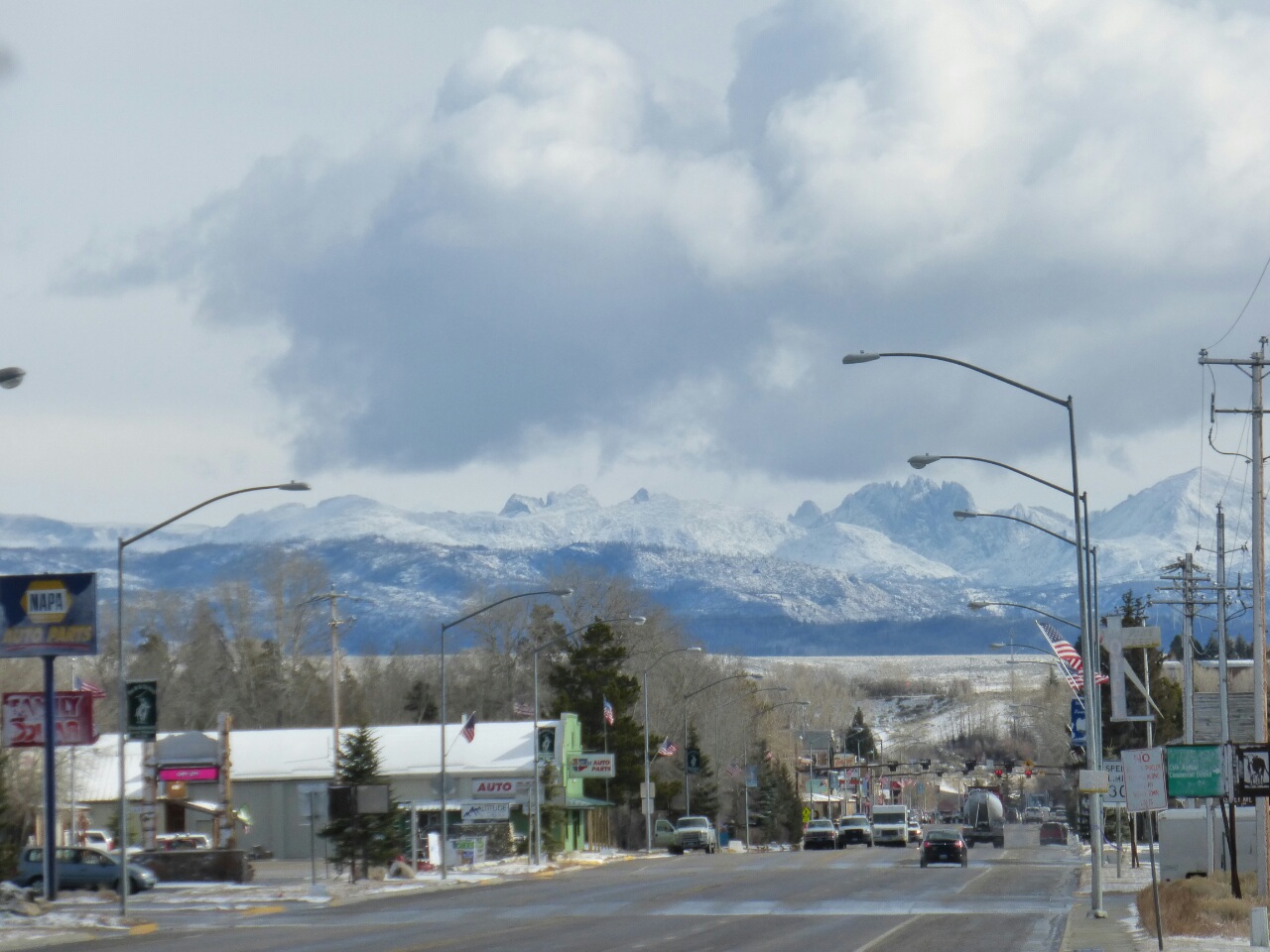 I arrived at Pinedale in time for a lunch buffet at a pizza place, bingo.