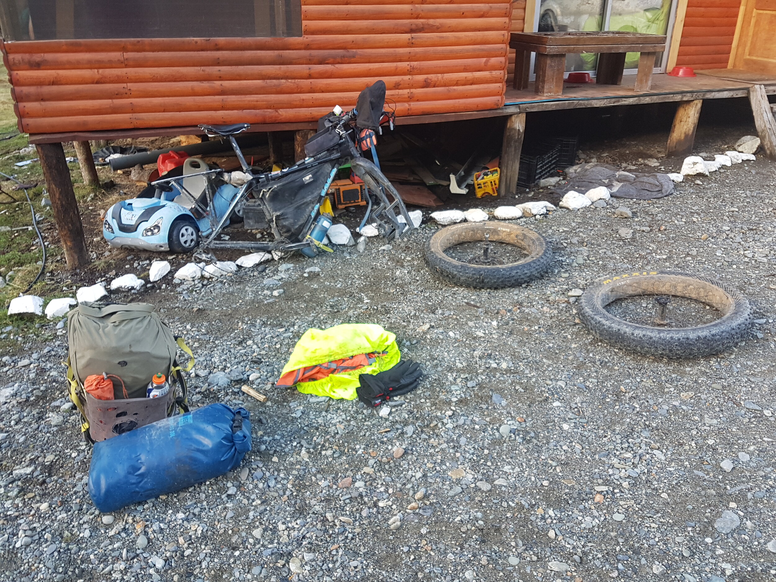 Fathorse resting by the Carretera Austral