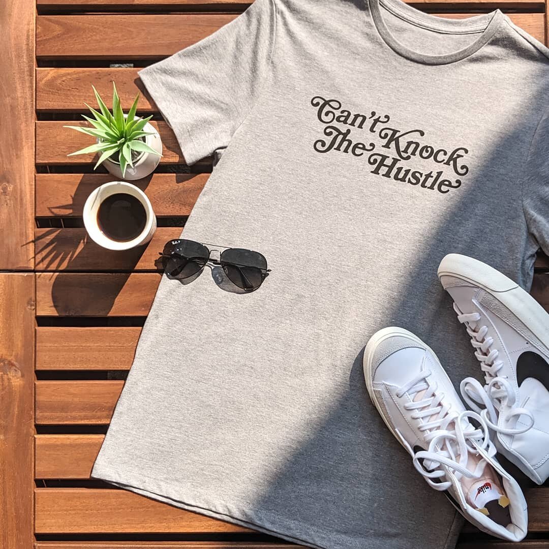 Summer Essentials:
1. Sunglasses ✔️
2. Cup of coffee ✔️
3. Plant game strong ✔️
3. Fresh pair of kicks ✔️
4. Can't Knock The Hustle tee... Wait, you haven't gotten our new tee yet?  Get yours now! 
#newyork #hustle #summeressentials #summertshirt #ca