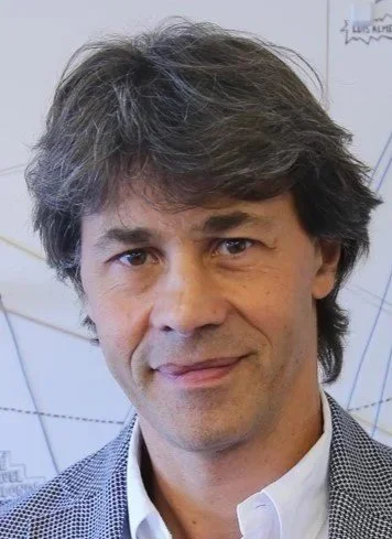 Paulo J. Ferreira