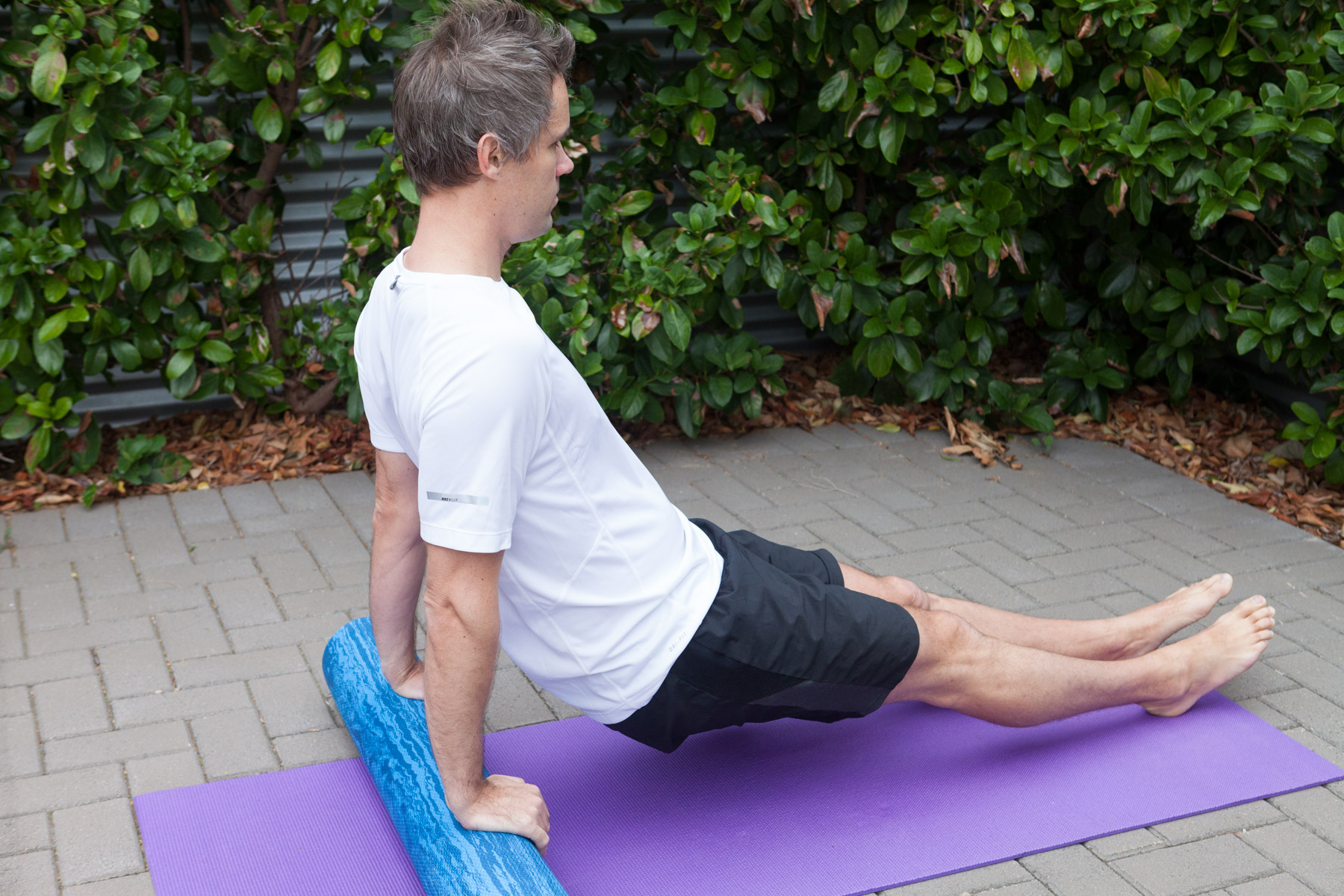 Tricep Dips Use the foam roller to bring some more intensity to the tricep dip. This exercise will help develop resilience in the shoulder stabilisers. Take care not to do too much too soon.