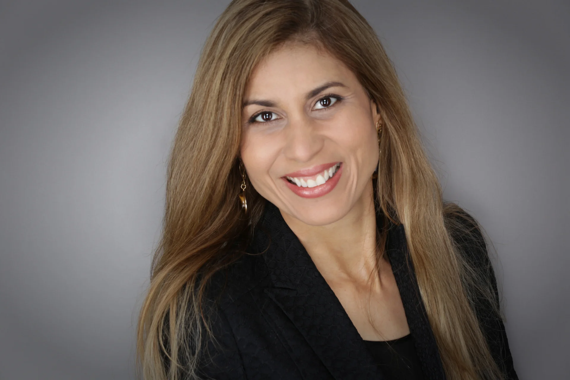 LIZA-ANDREWS-BIO.jpg