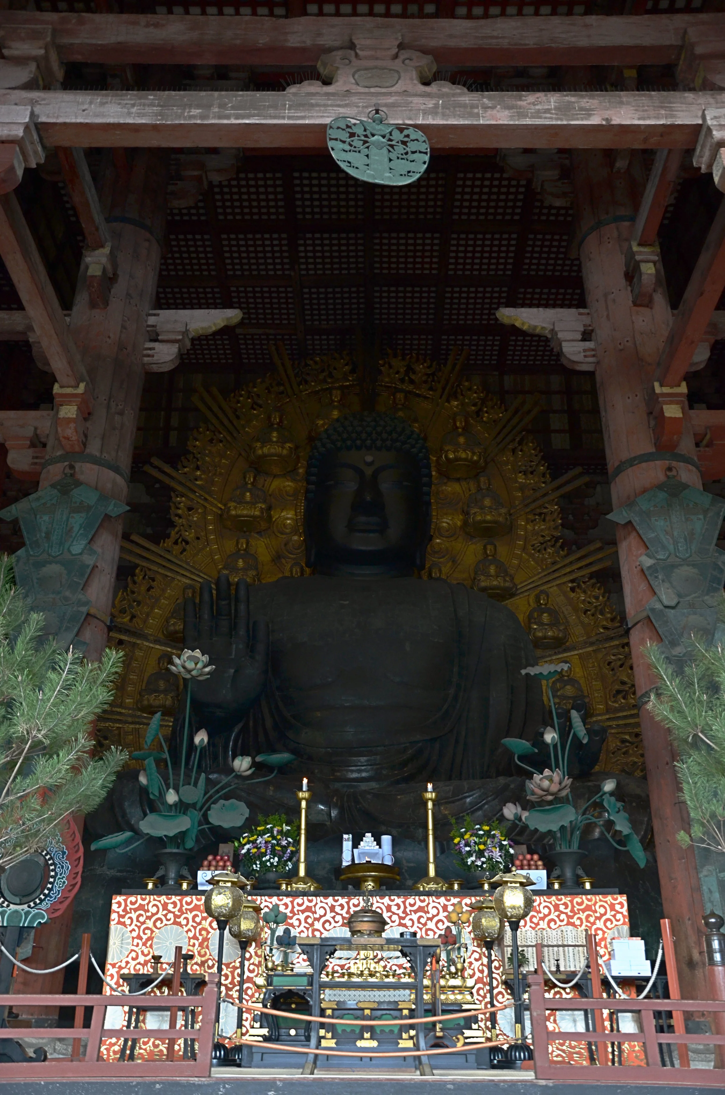 The inside of Tōdai-ji