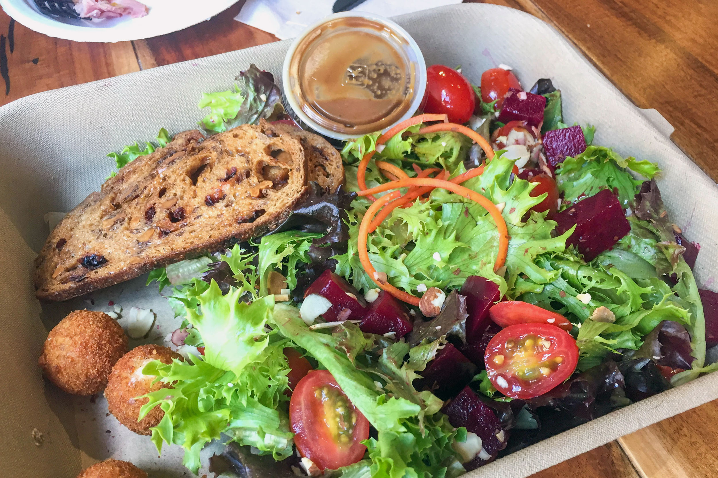 honolulu-latourcafe-salad-2019edit.jpg