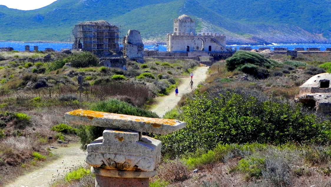 methoni castle.jpg