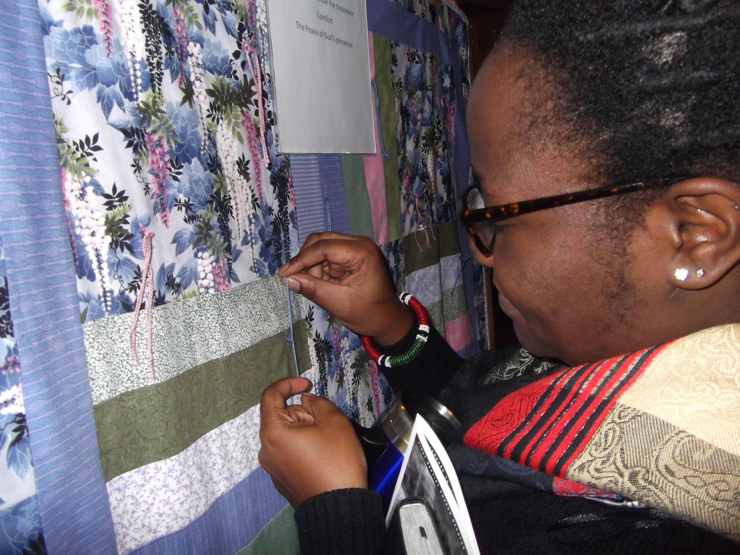 Quilt_blue_Shelia_O_tie_pray.jpg