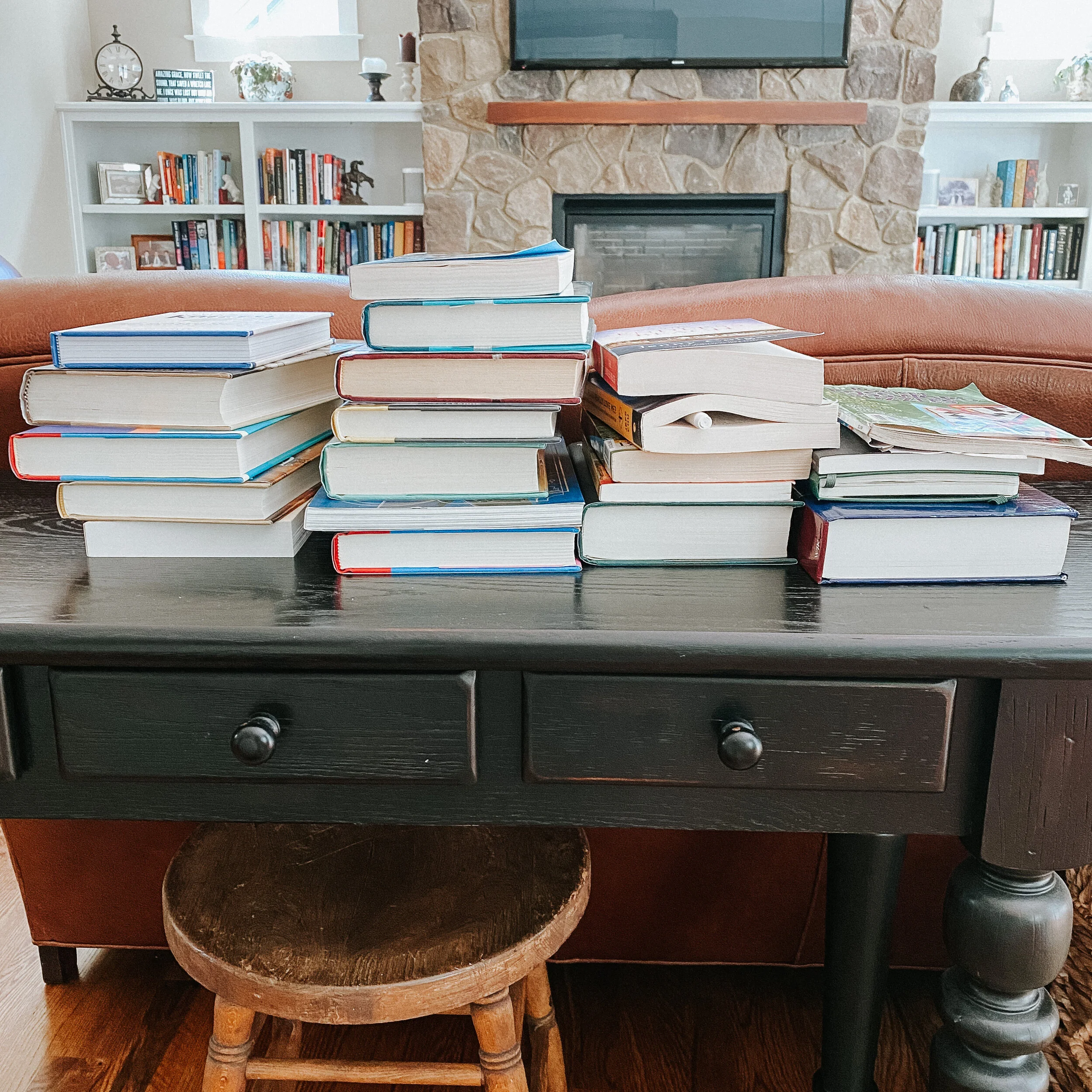 episode 20: book organization + new art + calling myself an artist