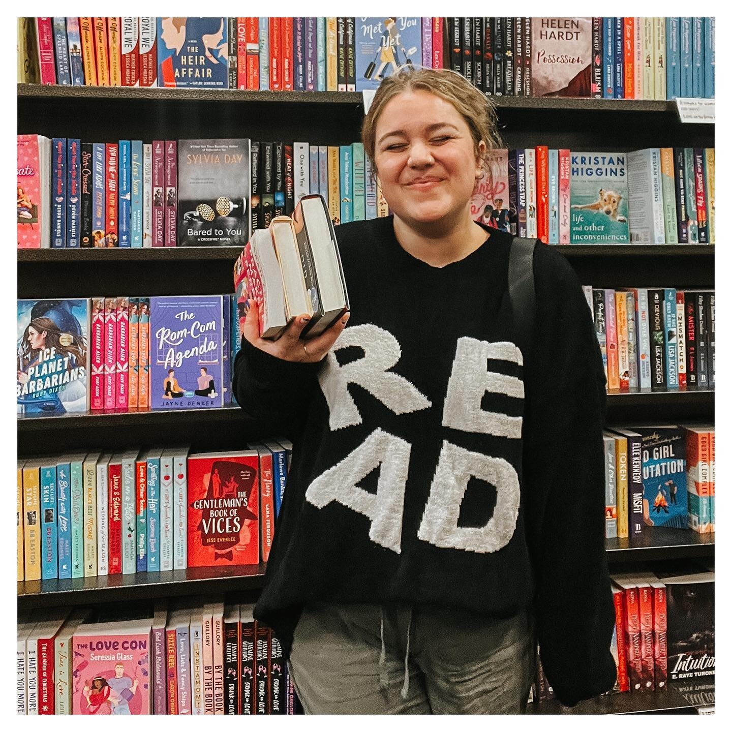 it&rsquo;s my birthday, i&rsquo;ll take self timer pics in the bookstore if i want to!!! 🙃📸📖✨🧁

it&rsquo;s been such a sweet little ~me~ day doing all my lil sidequests (and the night is still young!) &mdash; this pic was after my massage (hence 