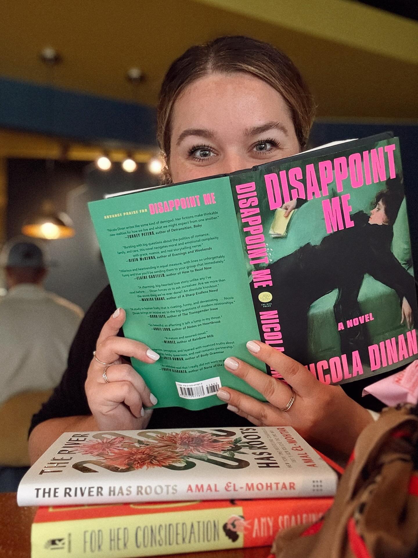 another @silentreadingpartyrva in the books&hellip; literally 📖

loooooove these quiet evenings surrounded by tons of other readers, all of us enjoying our own books while being in community. these days especially, there&rsquo;s something really sac