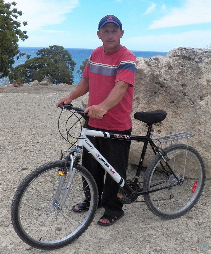 Mission Pastors Receive Bicycles (2).jpg