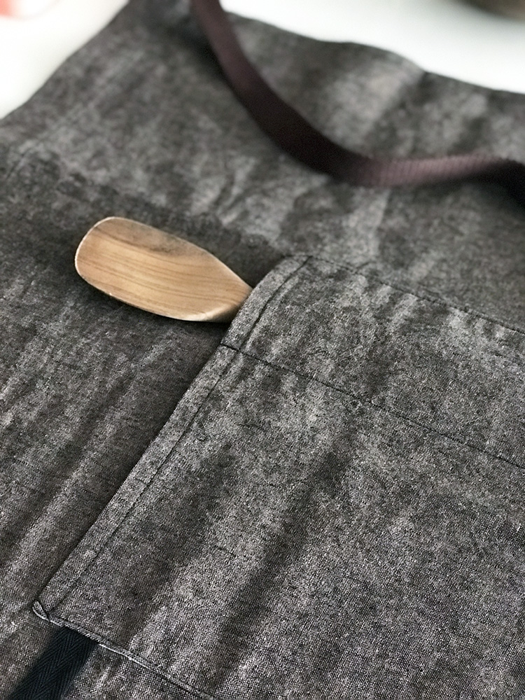 BISTRO APRON ESPRESSO pocket.jpg