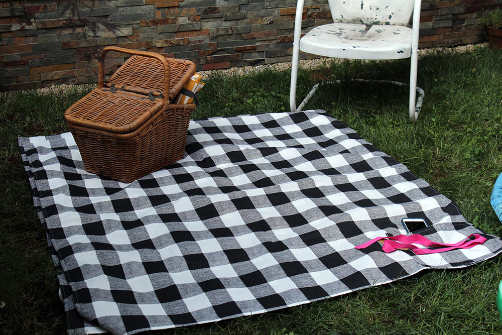 BLACK WHITE GINGHAM2.jpg