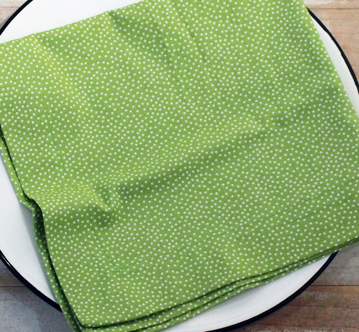 GARDEN PIN DOT ON PLATE closeup.jpg