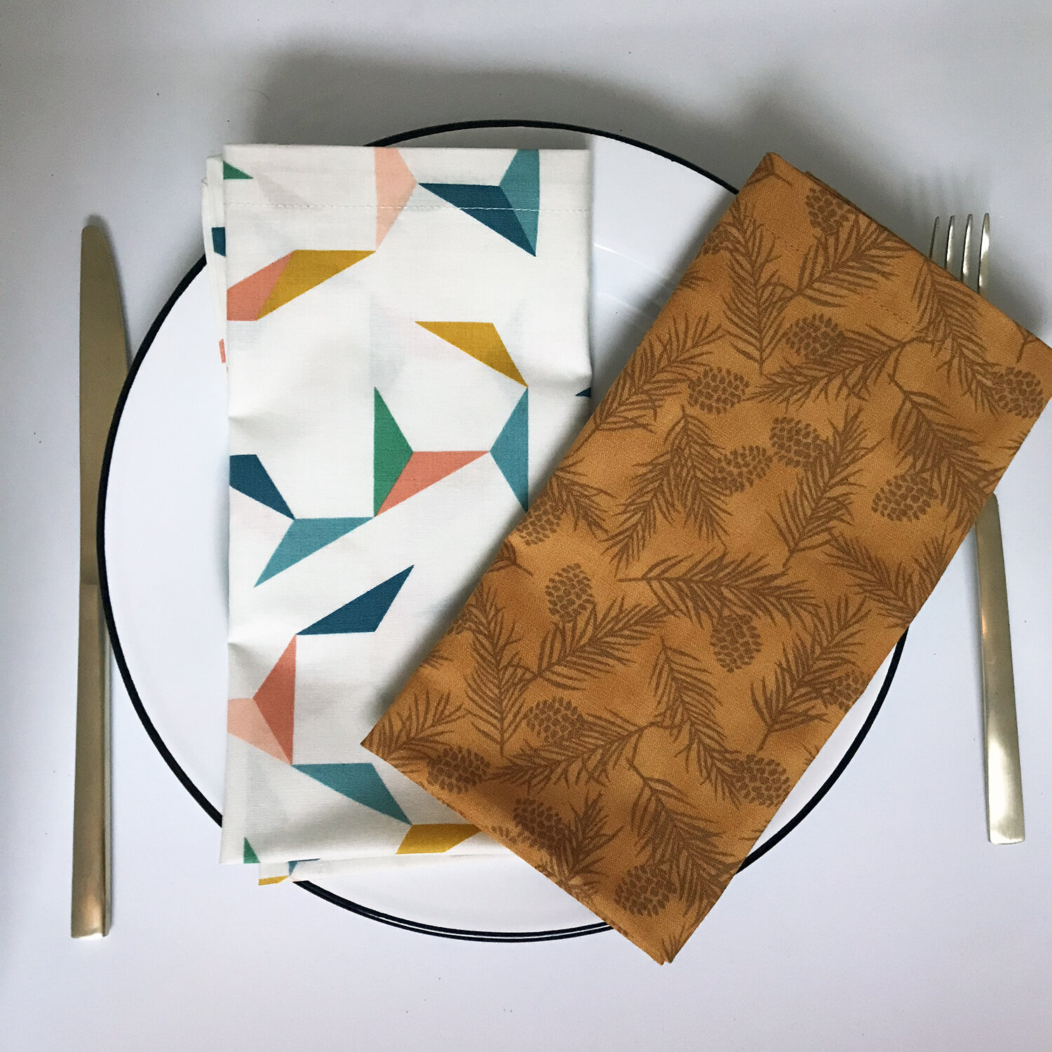 ACUTE WITH EXPLORE NAPKIN SET..jpg