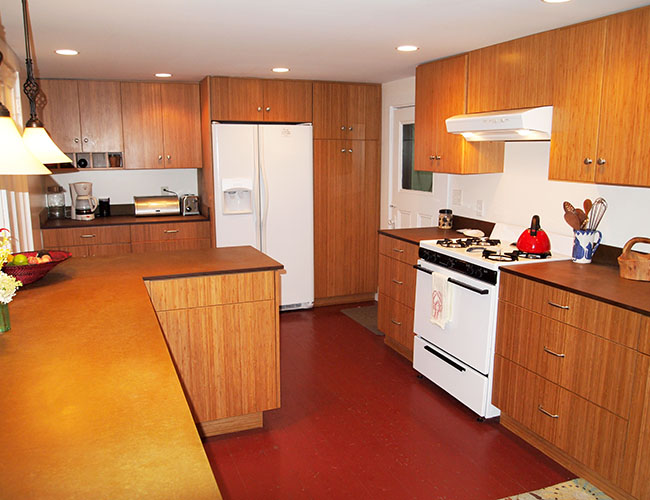 Vacation home bamboo kitchen