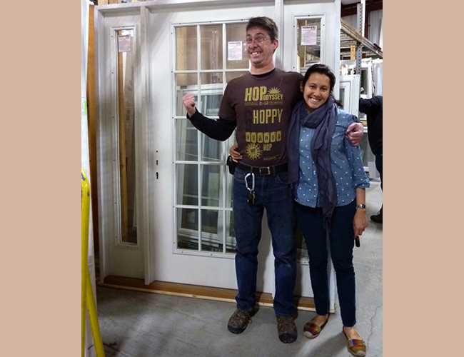 Matt Koestner and Catalina López picked up a Therma-tru entry door. “This will bring in lots of light."