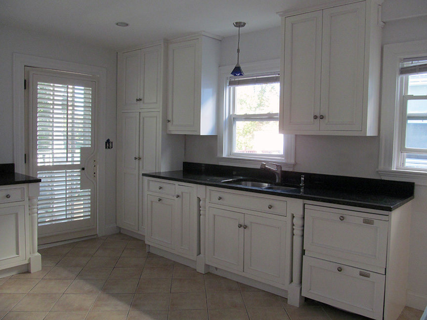 Gorgeous cabinets were used to renovate the kitchen of Maria's rental