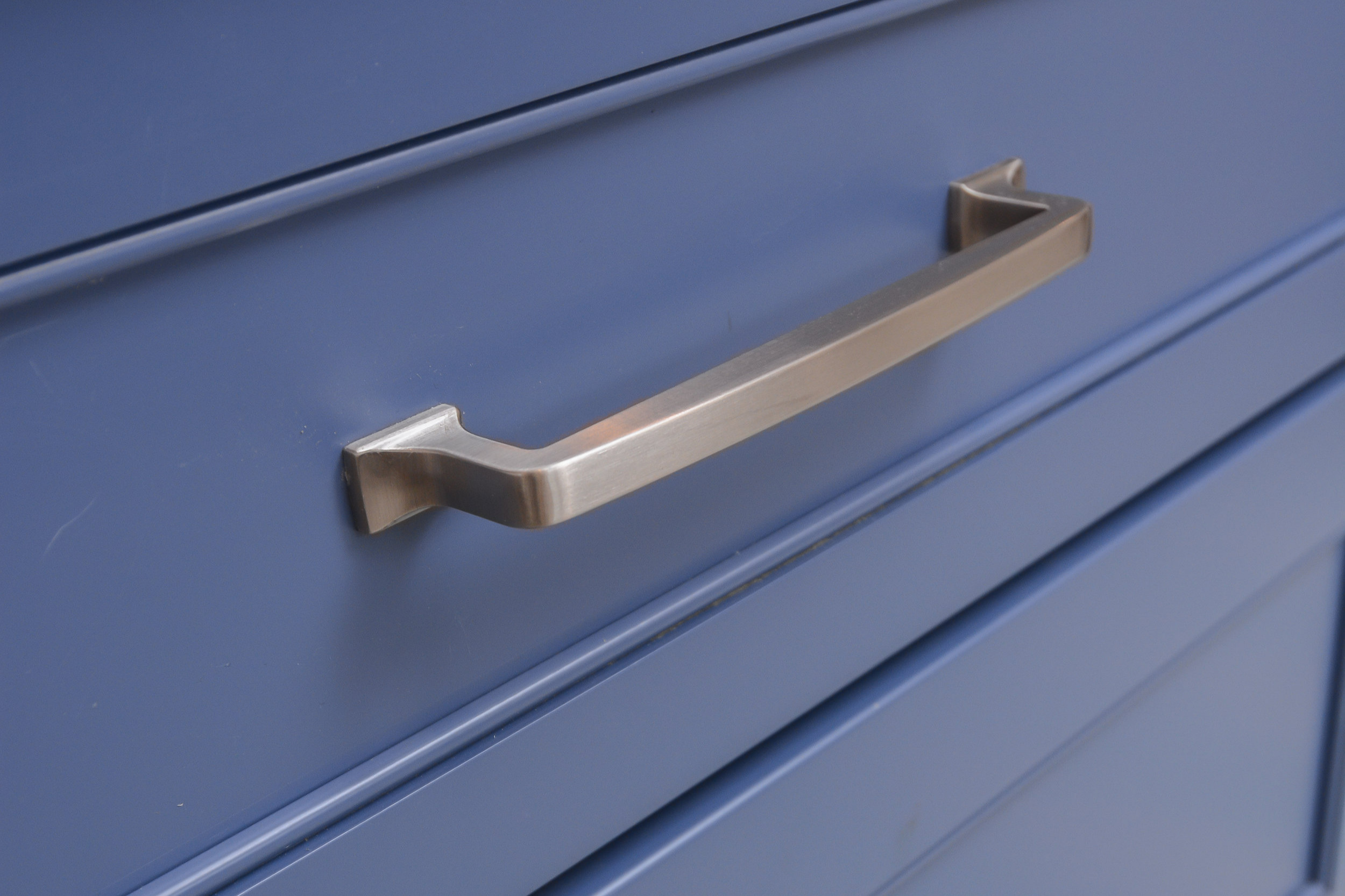 Drawer fronts match cabinet doors