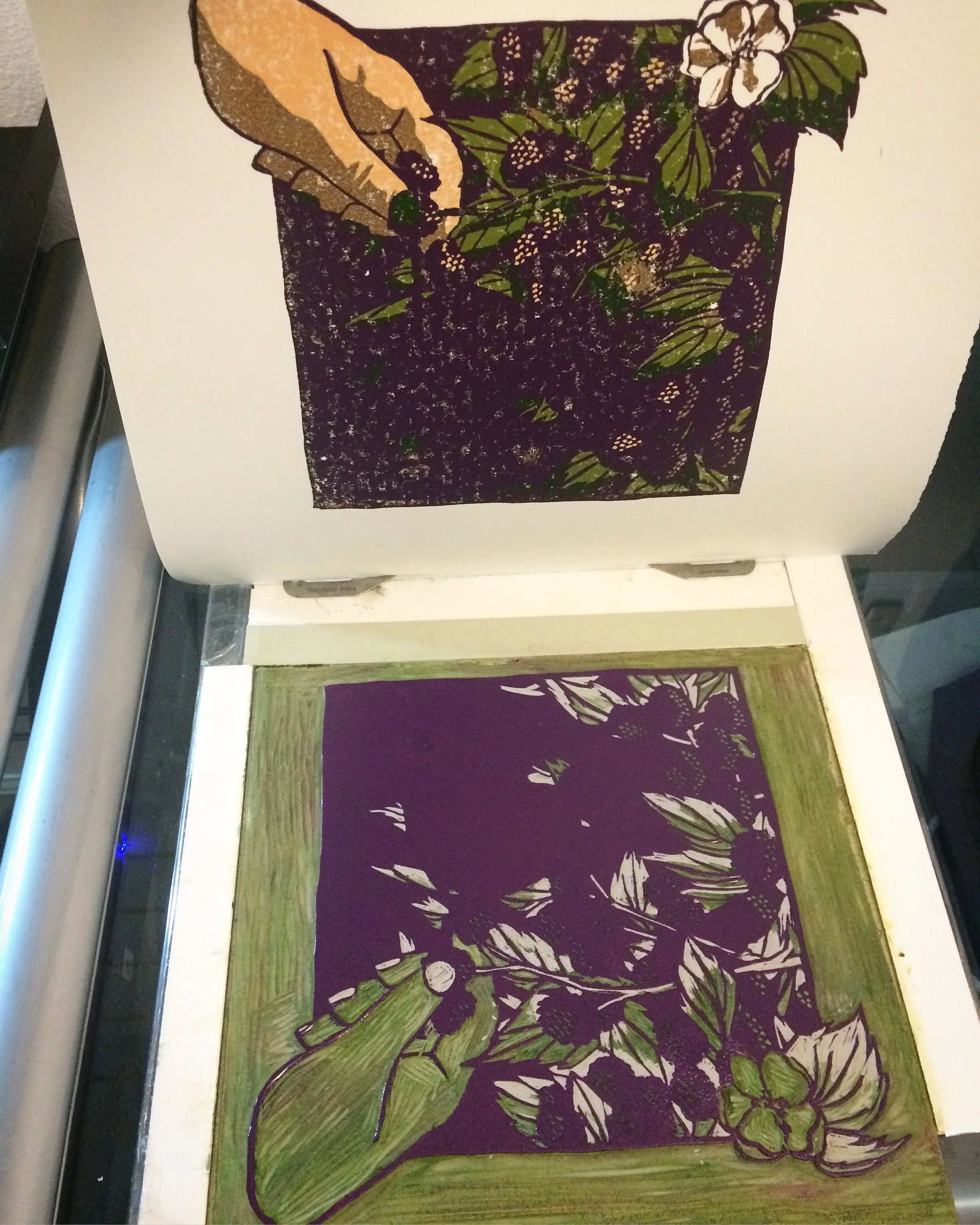 At this point I decided to make the berries only the one color, since they already have highlights, and they will have an outline. No need to do 2 tones. It would just be extra work, for very little difference in the actual print. 