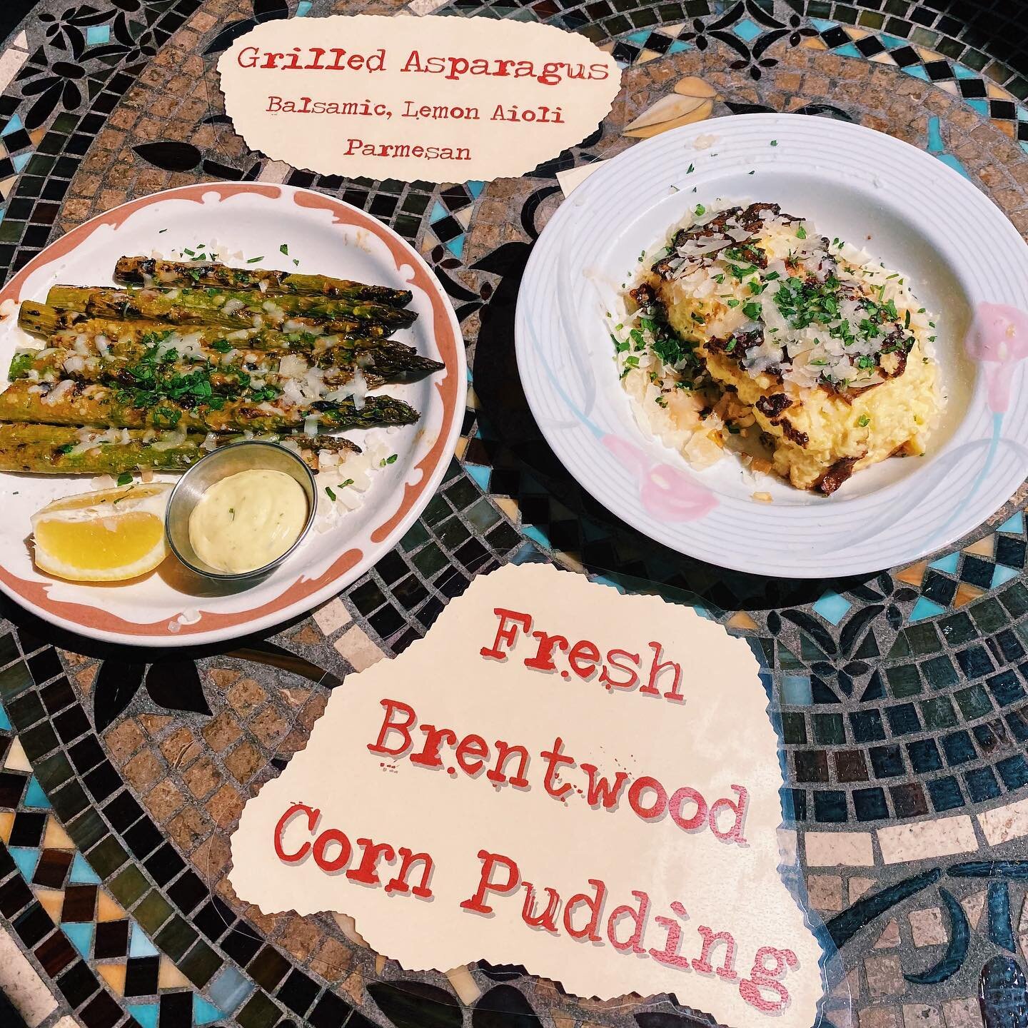 Enjoy your summer Sideboard style! Grilled asparagus AND fresh Brentwood corn pudding are back and better than ever 😋
&bull;
&bull;
&bull;
#restaurant #food #foodie #instafood #dinner #bar #delicious #yummy #foodphotography #foodlover #cafe #lunch #