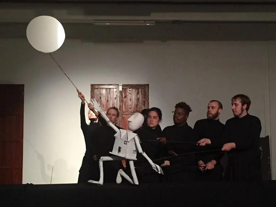 Operating the right arm of a group puppet