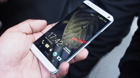 (Source: The Unlockr ) 2013's HTC One M7 