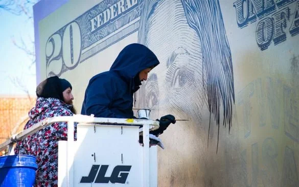 varo-painting-money-mural-585x366.jpg