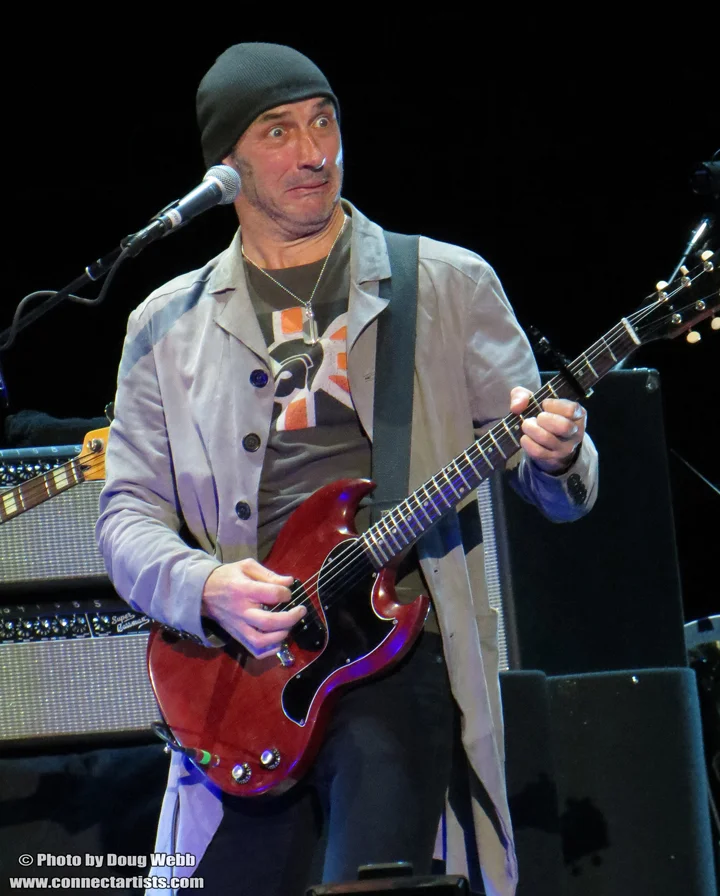 Simon Townshend / The Who / Target Center / Minneapolis, Minnesota / November 27th, 2012 / Photo by Doug Webb