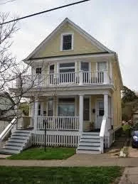 Young Robert lived here six years.
