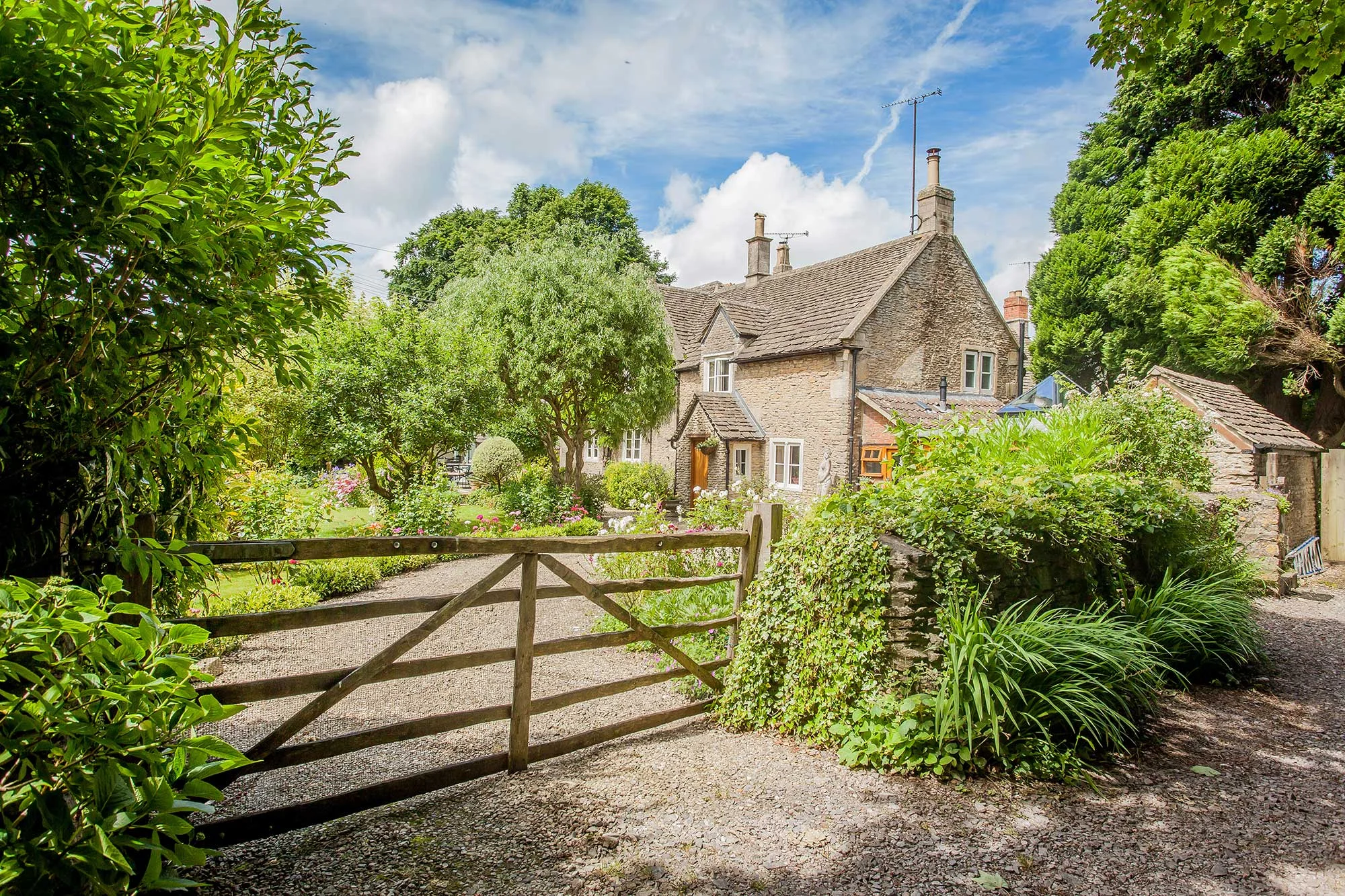 16_Cross_Keys_Louise_Light_Property-1.jpg