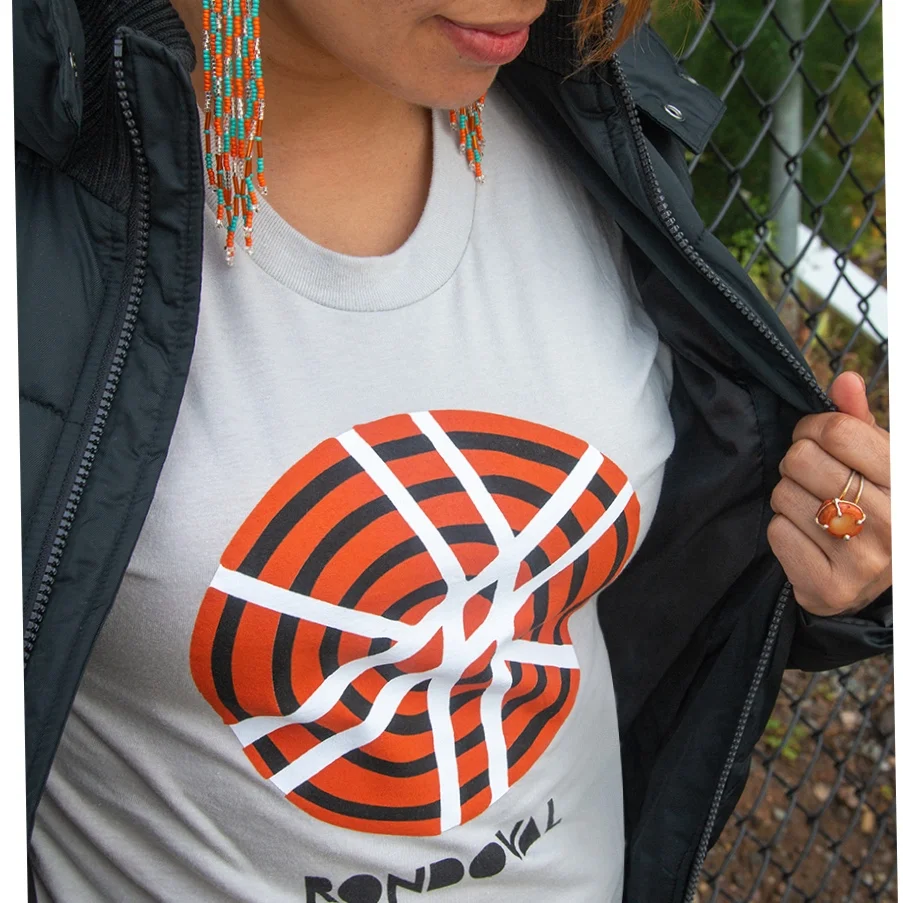 RONDOVAL_shirt_female_promo-Leila_v2_0000_6678.jpg