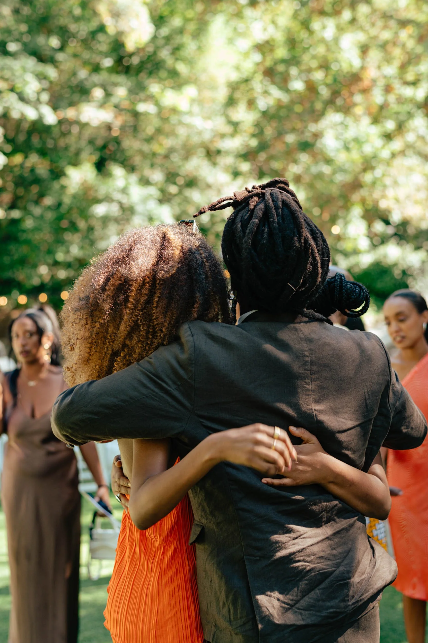 Wedding guests captured in a candid moment at a Northern California wedding.