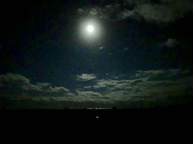 “Make a vow when Solstice comes/To Find the Light in Everyone/Keep the Faith and bang the drum/On the longest night of the year” - “The Longest Night of the Year” #song and lyrics by the great @marychapincarpenter #fullmoon over the #sea on #marthasvineyard #yule #winter #solstice #mistover #mvy #indiefilm #wicca #themistovertale #paganism #nature #moon
