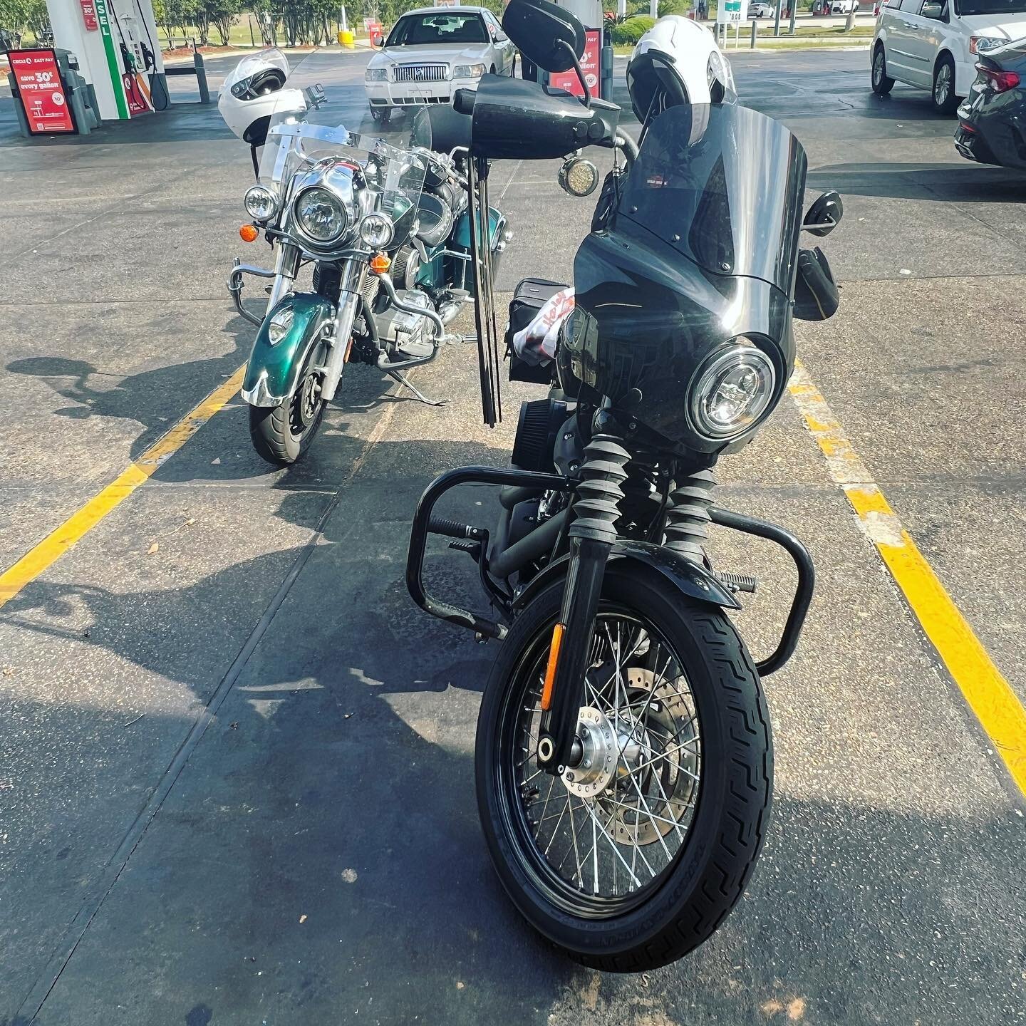 Nashville Pt 1!

Motorcycle journey to visit friends in Chatanooga! Alison&rsquo;s bike was falling apart and we had to improvise some fixes to make her road worthy to get through the trip. Then it was on to Nashville for the @zildjiancompany 400th A