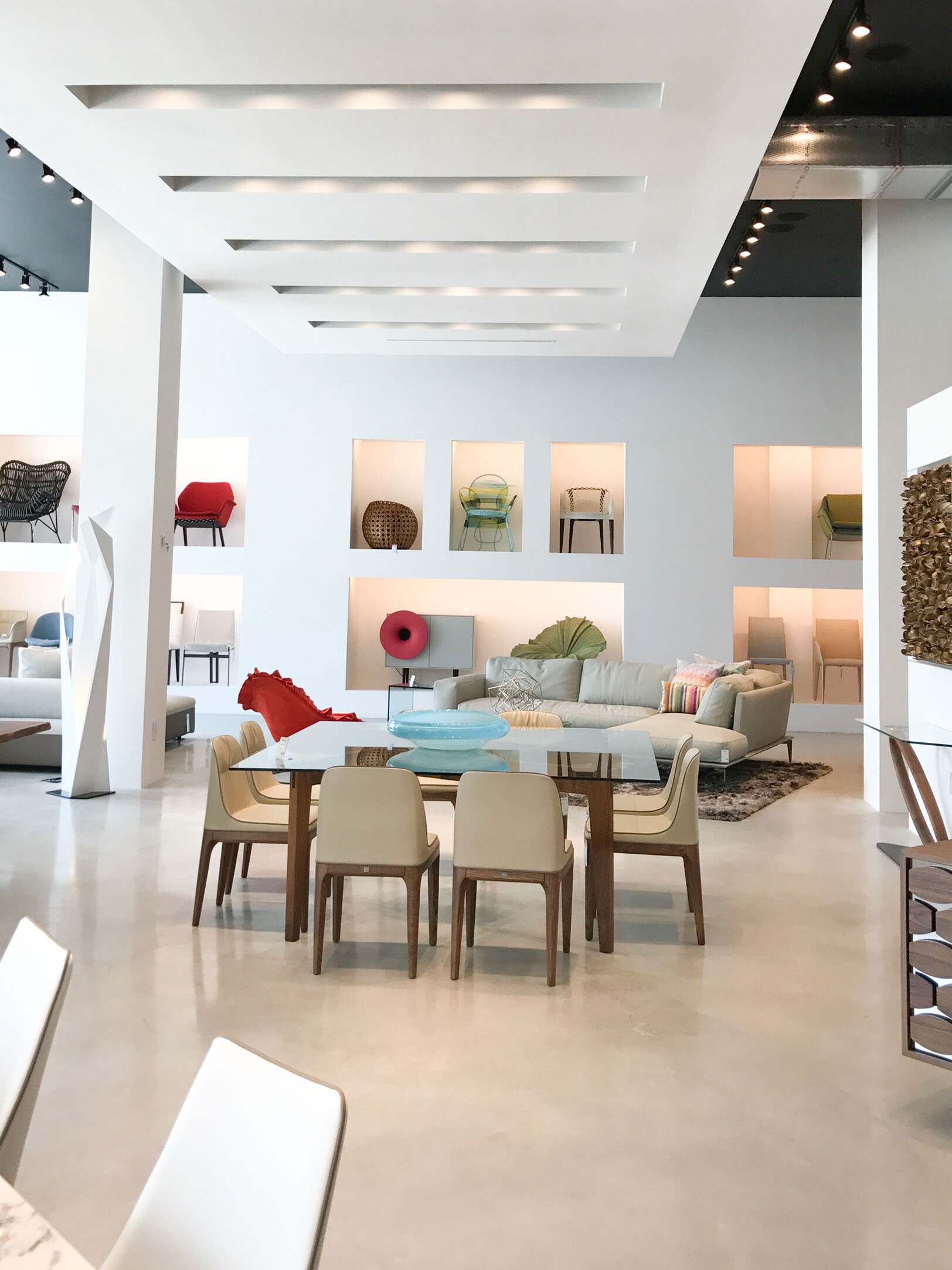 stol-design-group-miami-renovations-interiorism-addison-house-showroom-05.jpg