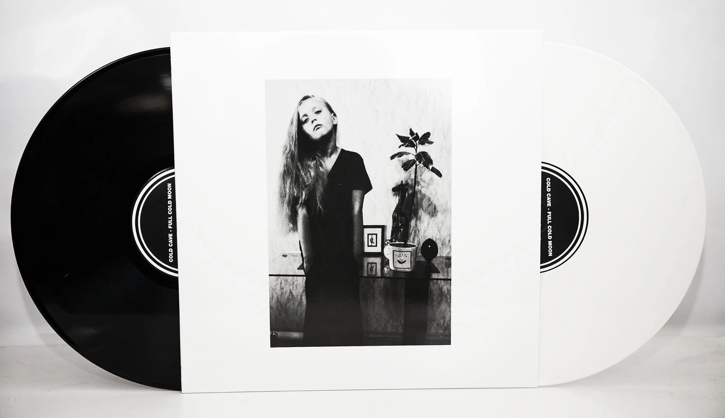 coldcave.jpg